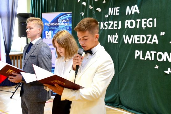 Rozpoczęcie roku szkolnego 2021/2022 w I LO im. Stefana Żeromskiego w Ozorkowie